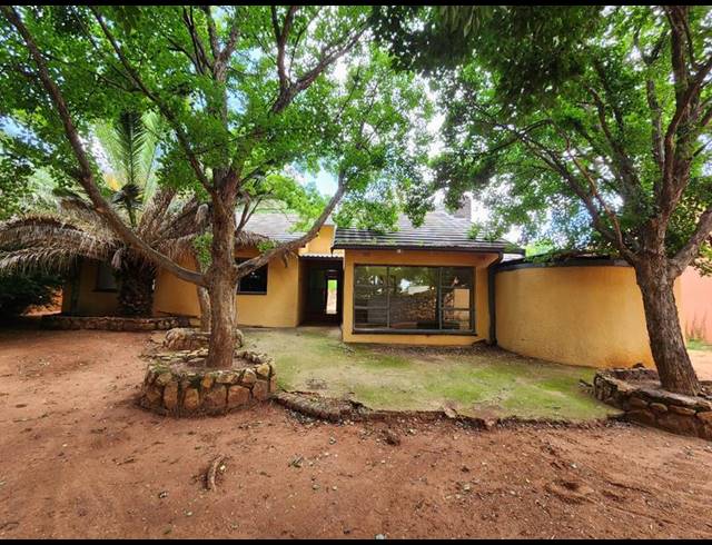 3 BEDROOM HOUSE FOR SALE IN GREENHILLS